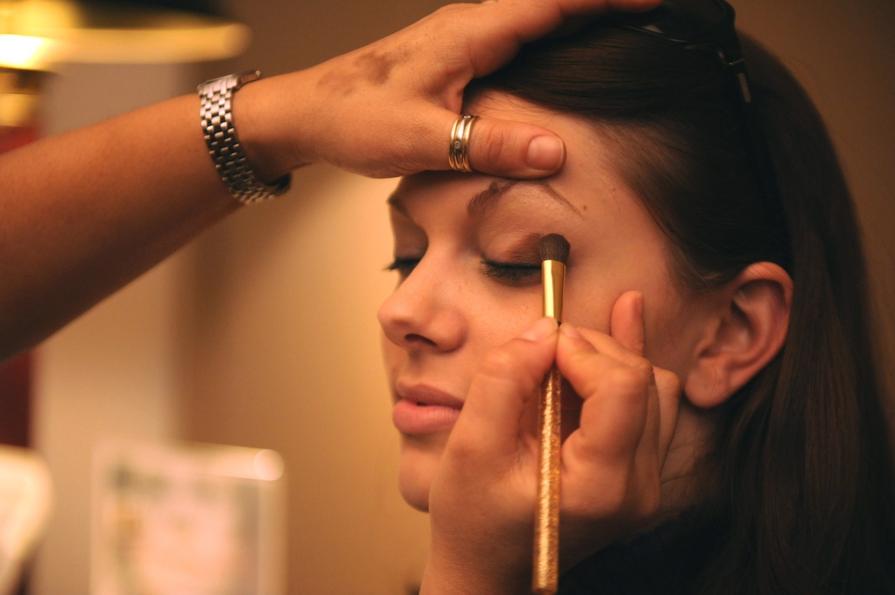 Create the best nude makeup step skills